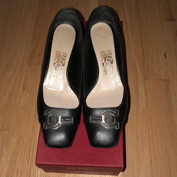 Salvatore Ferragamo Vara Heels - Picture 3 of 5